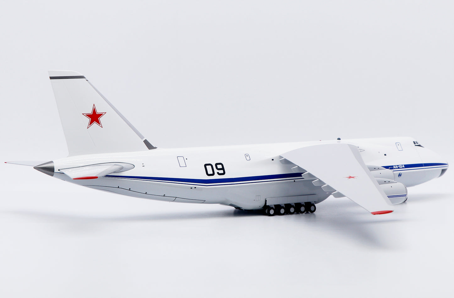 JC WINGS AN-124 RUSLAN SOVIET AIR FORCE REG: 09