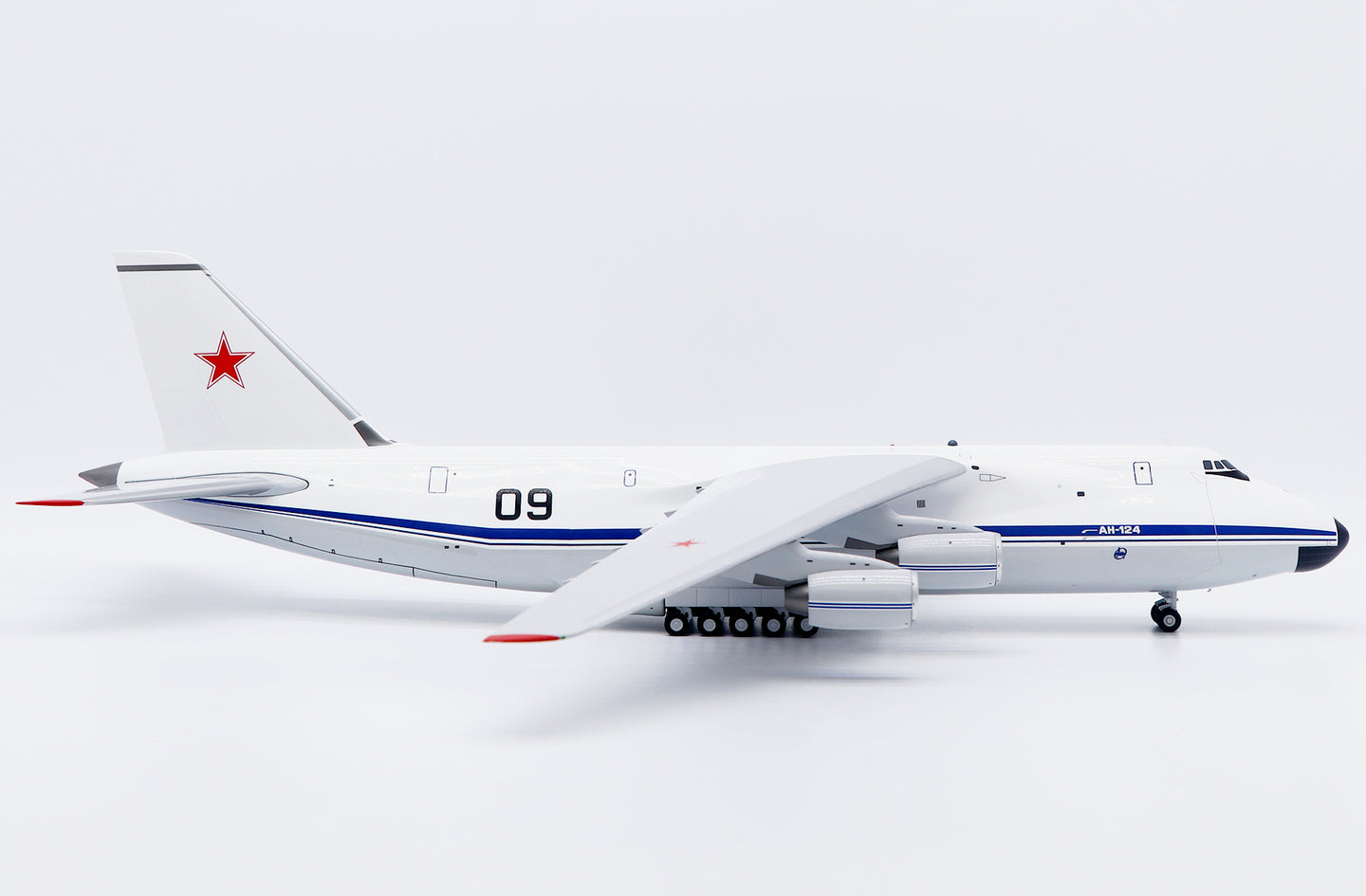 JC WINGS AN-124 RUSLAN SOVIET AIR FORCE REG: 09