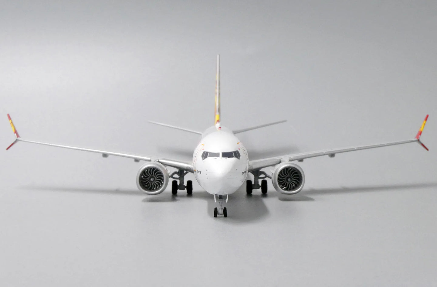 JC WINGS B737 MAX 8 HAINAN AIRLINES REG: B-1388