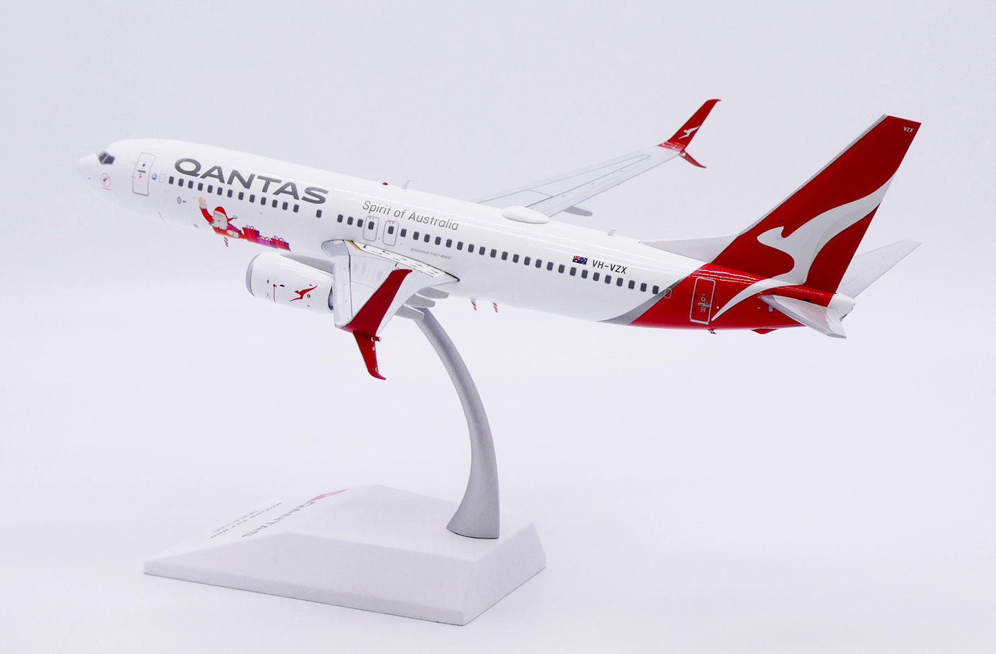 JC WINGS B737-800 QANTAS "SANTA" REG: VH-VZX