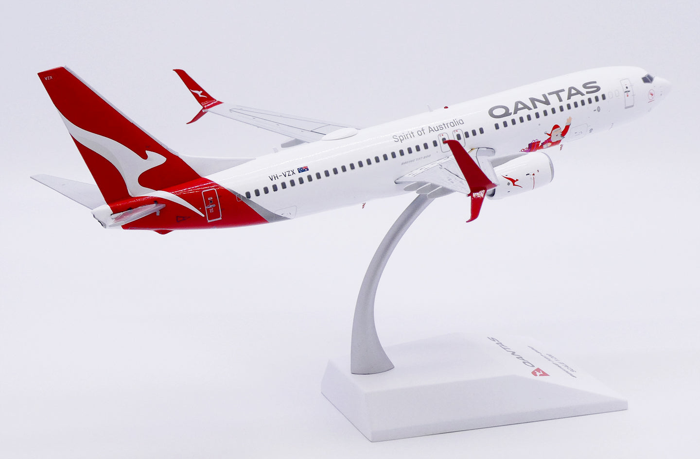 JC WINGS B737-800 QANTAS "SANTA" REG: VH-VZX