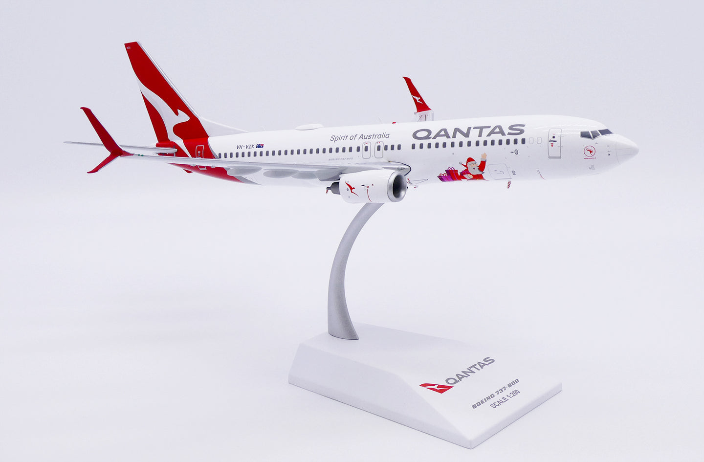 JC WINGS B737-800 QANTAS "SANTA" REG: VH-VZX