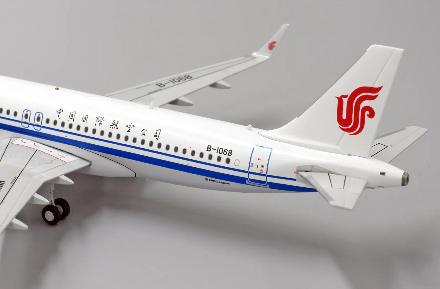 JC WINGS A320NEO AIR CHINA REG: B-1068