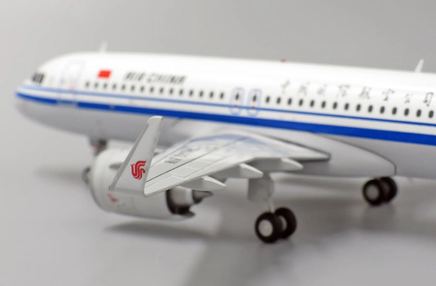 JC WINGS A320NEO AIR CHINA REG: B-1068