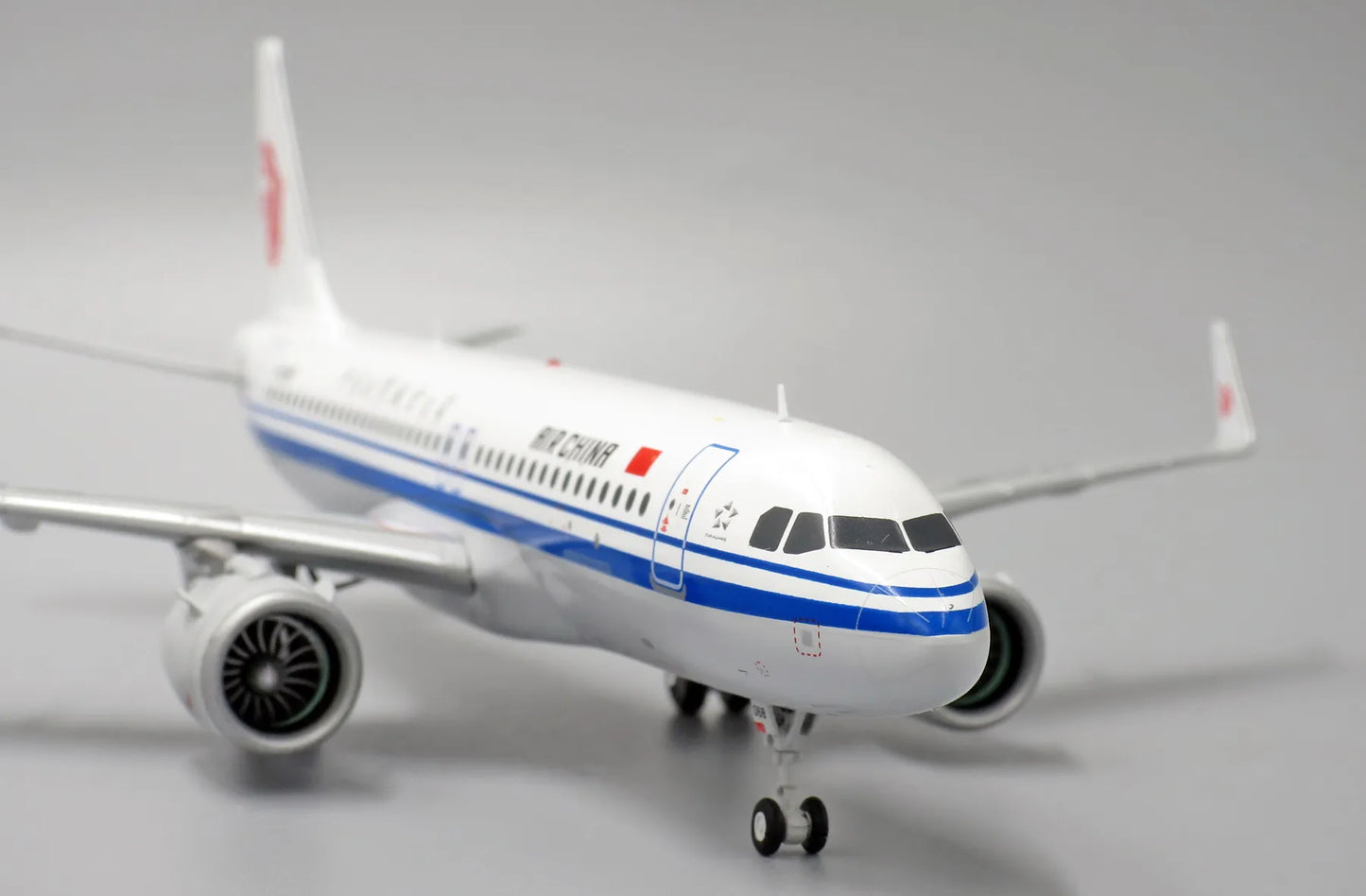 JC WINGS A320NEO AIR CHINA REG: B-1068