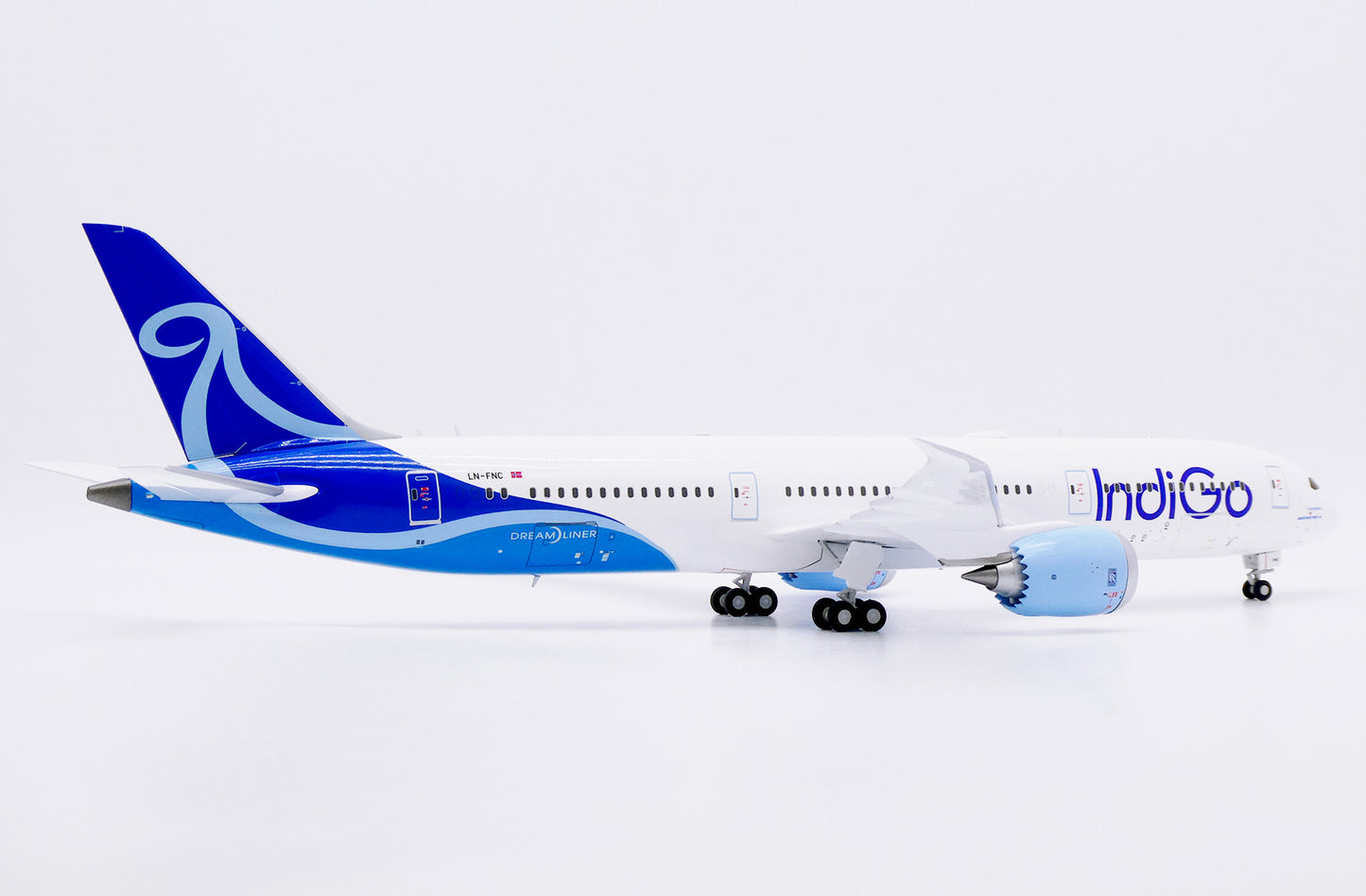 JC WINGS B787-9 DREAMLINER INDIGO (NORSE ATLANTIC AIRWAYS) REG: LN-FNC WITH STAND