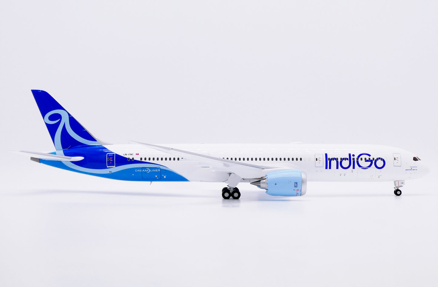 JC WINGS B787-9 DREAMLINER INDIGO (NORSE ATLANTIC AIRWAYS) REG: LN-FNC WITH STAND
