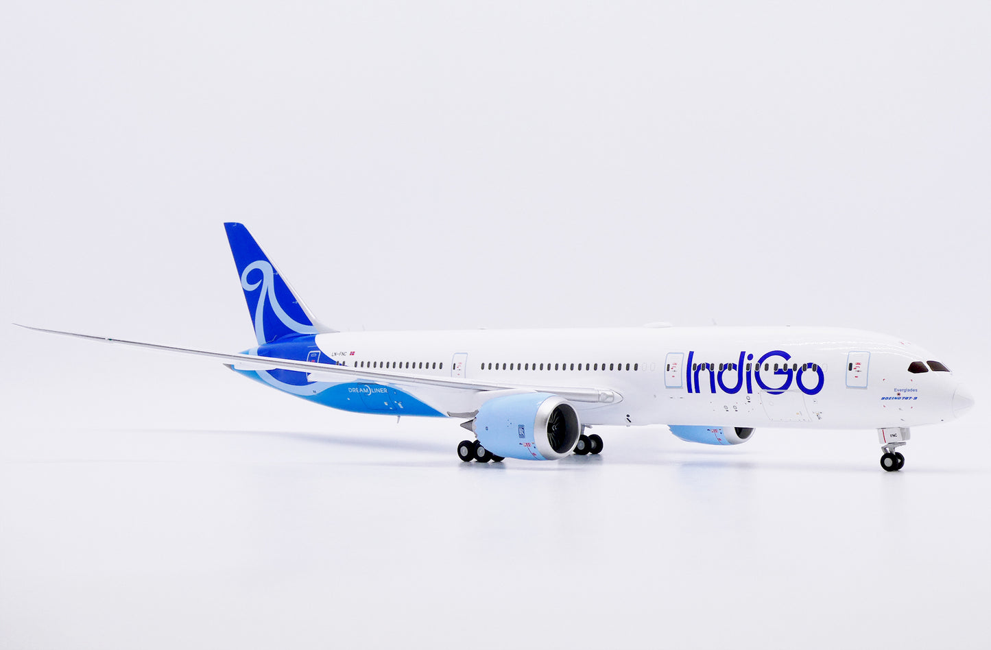 JC WINGS B787-9 DREAMLINER INDIGO (NORSE ATLANTIC AIRWAYS) REG: LN-FNC WITH STAND