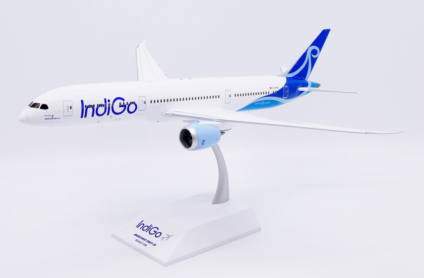 JC WINGS B787-9 DREAMLINER INDIGO (NORSE ATLANTIC AIRWAYS) REG: LN-FNC WITH STAND