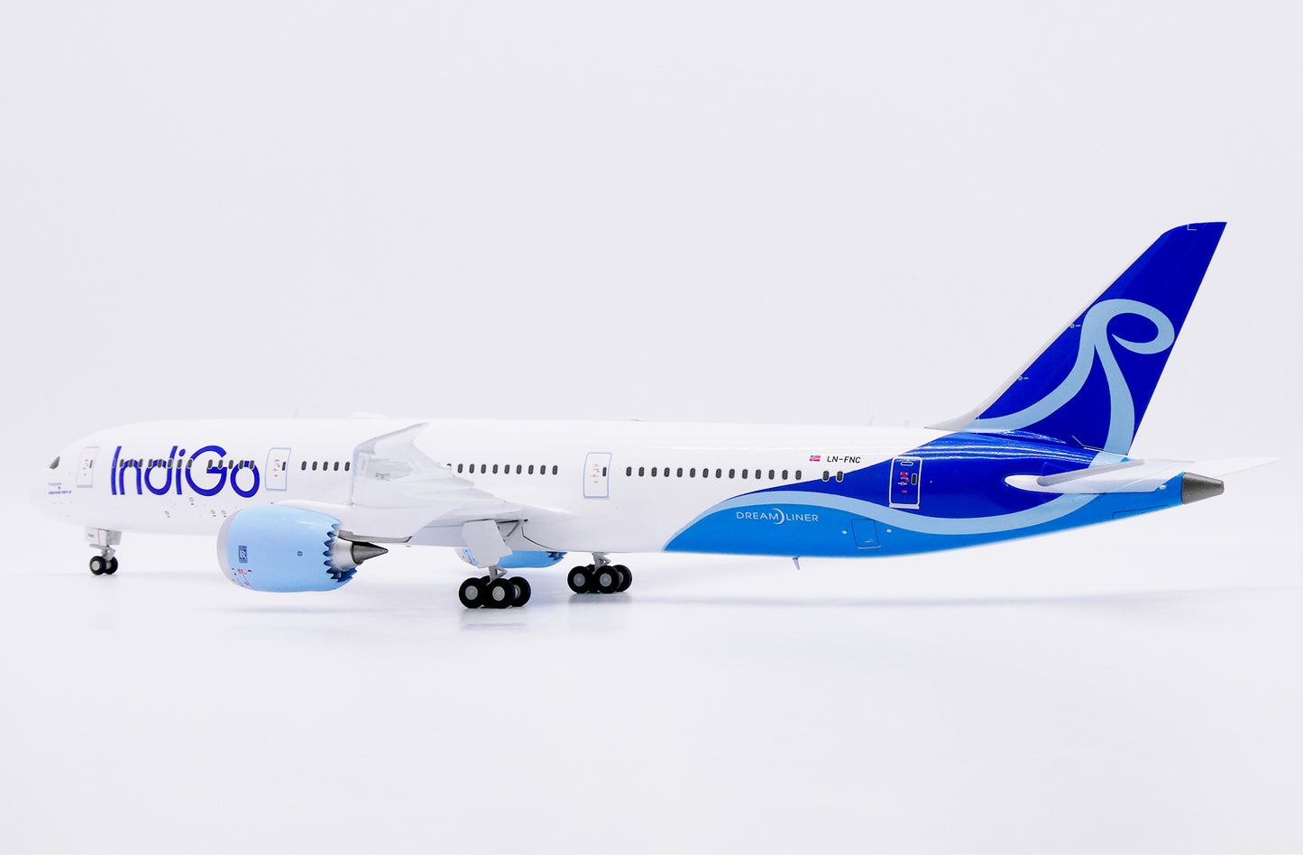 JC WINGS B787-9 DREAMLINER INDIGO (NORSE ATLANTIC AIRWAYS) REG: LN-FNC WITH STAND