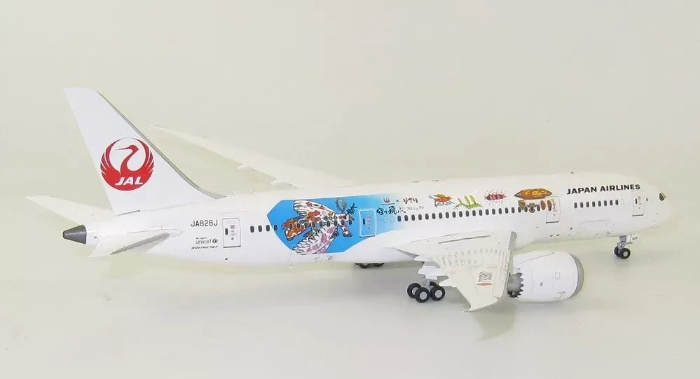 JCWINGS JAPAN AIRLINES B787-8 REG: JA828J