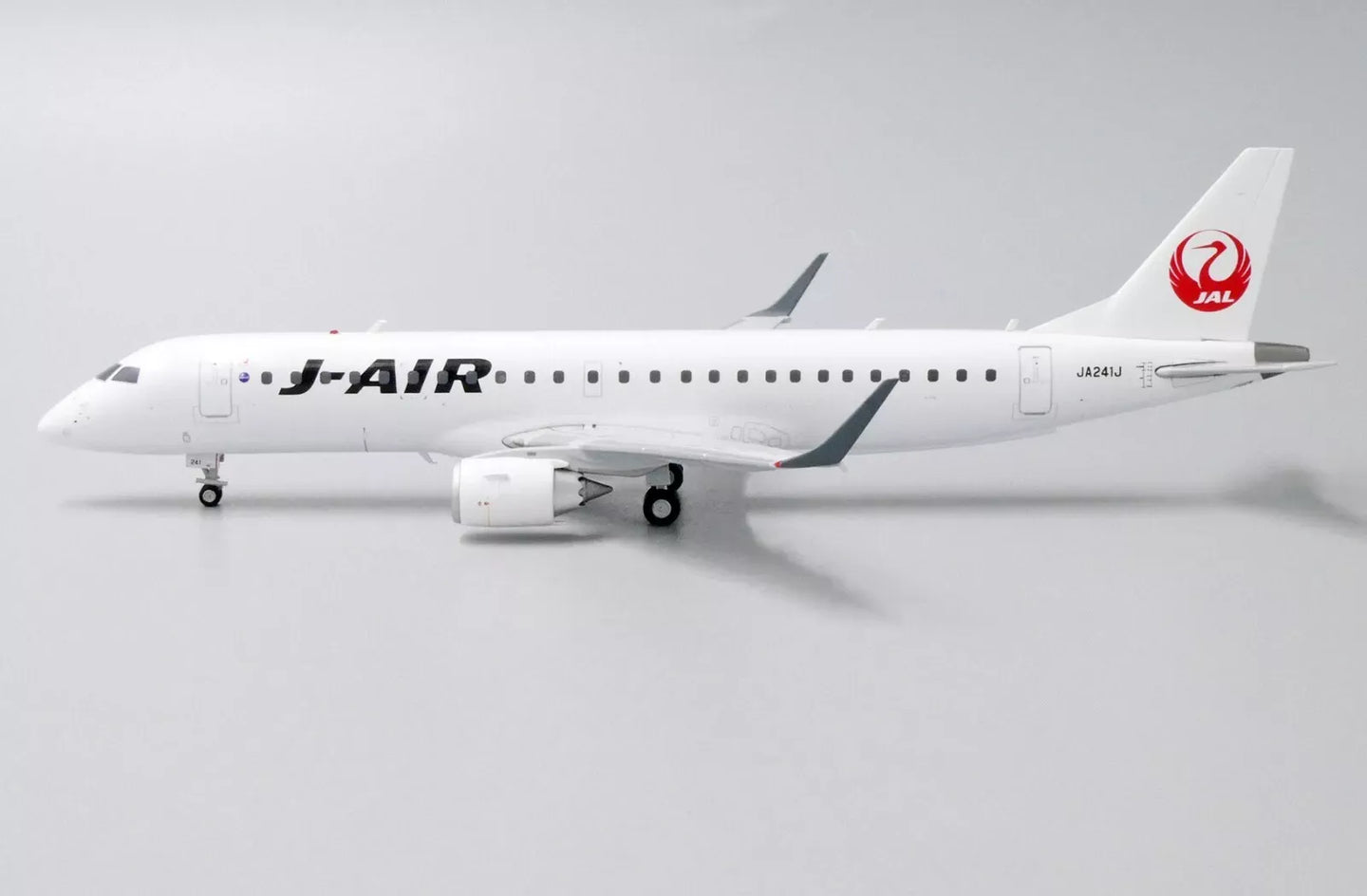 JC WINGS ERJ-190STD J-AIR REG: JA241J