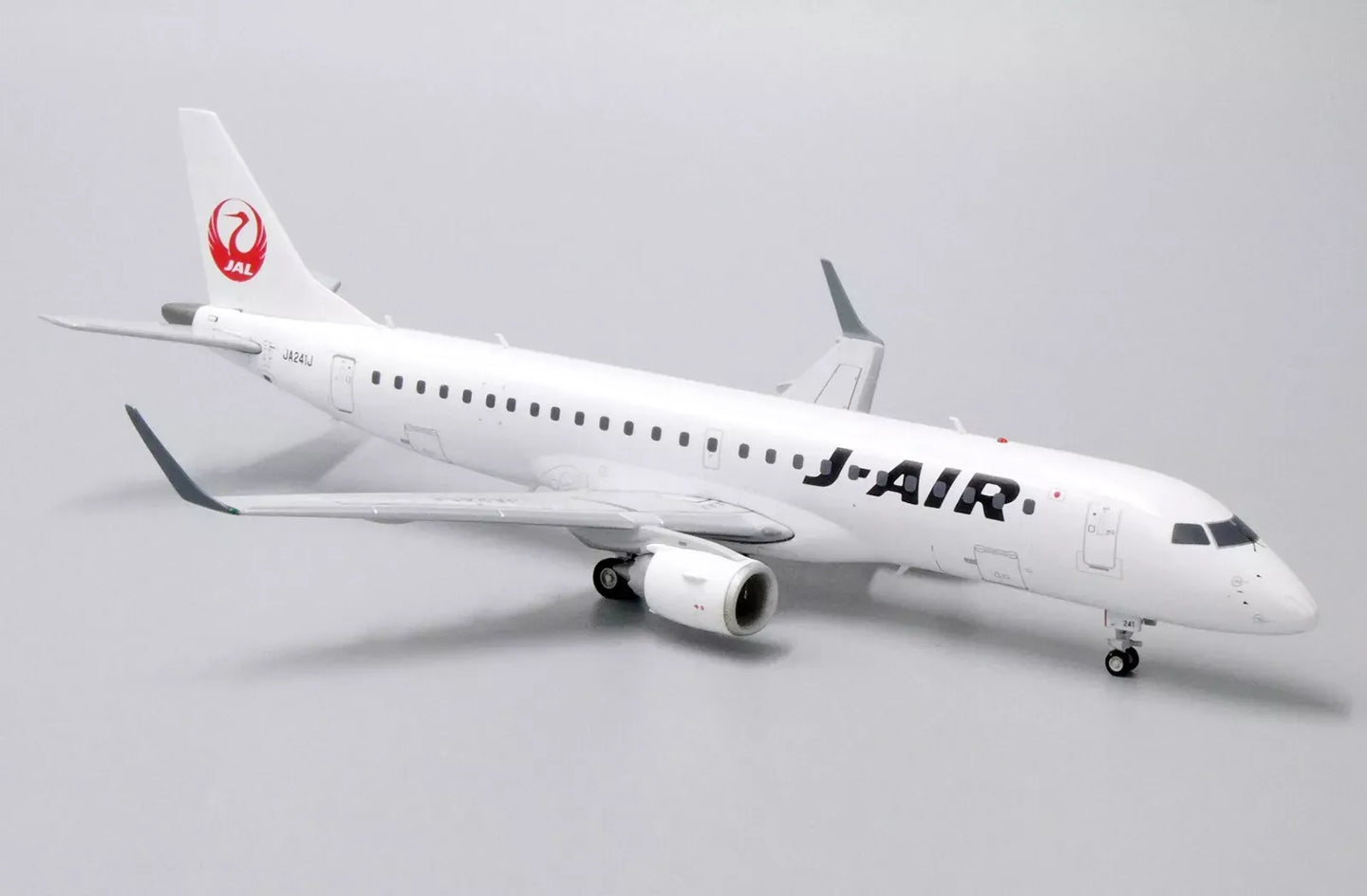 JC WINGS ERJ-190STD J-AIR REG: JA241J
