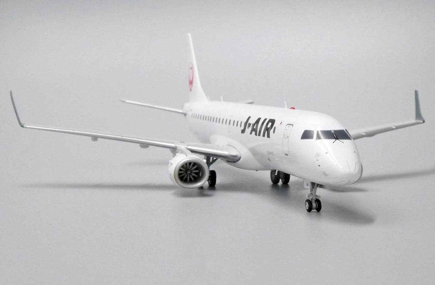 JC WINGS ERJ-190STD J-AIR REG: JA241J
