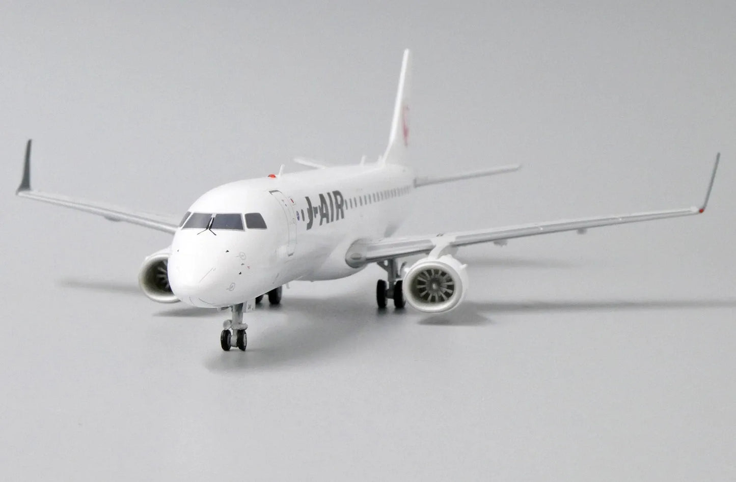 JC WINGS ERJ-190STD J-AIR REG: JA241J