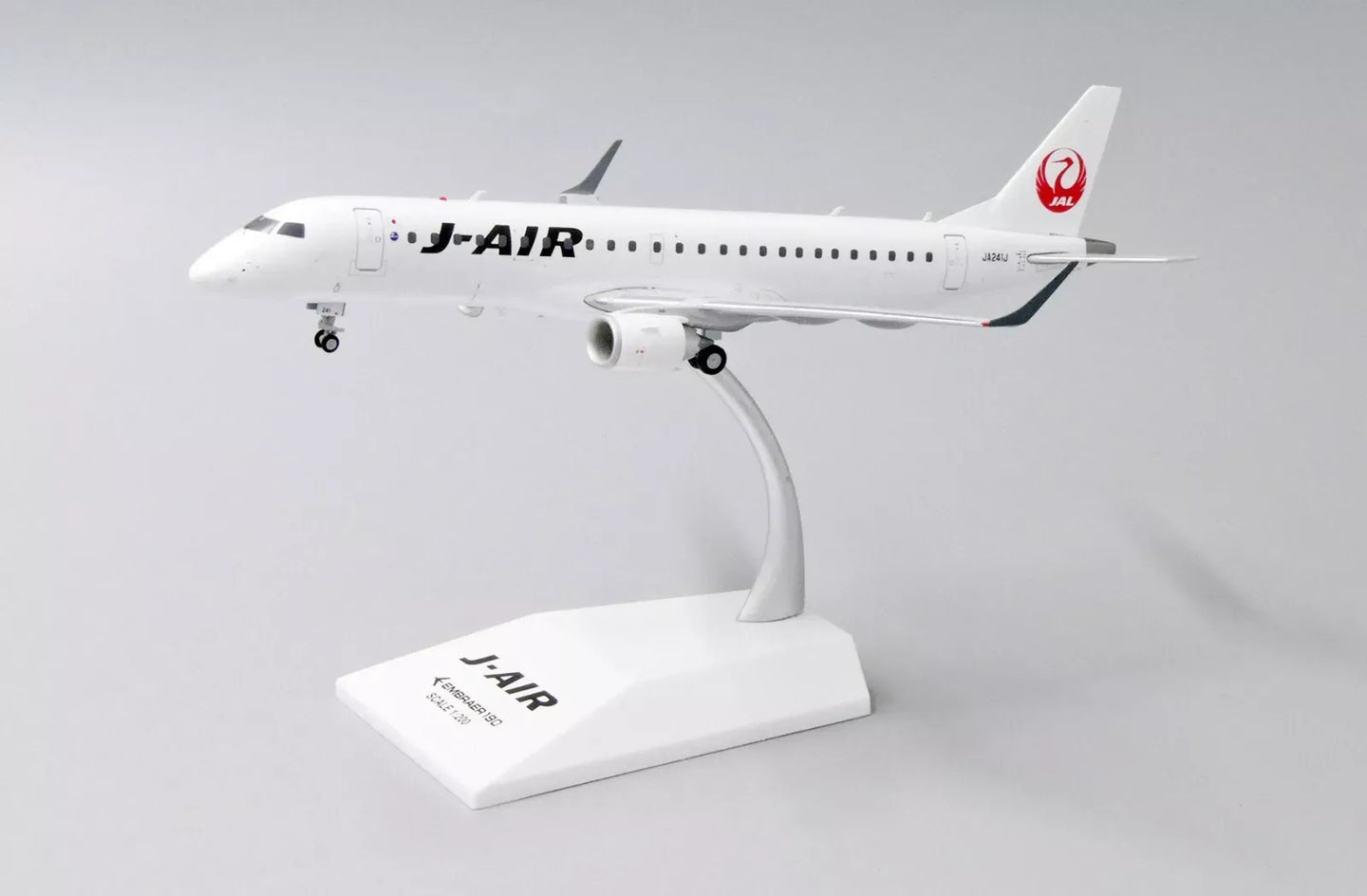 JC WINGS ERJ-190STD J-AIR REG: JA241J