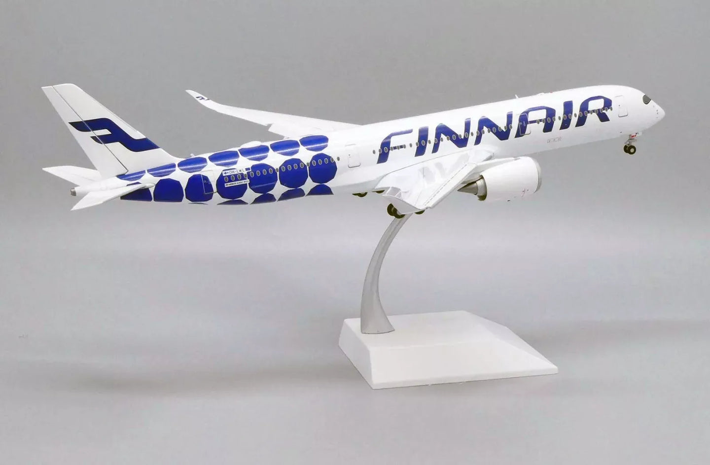JC WINGS A350-900XWB FINNAIR "MARIMEKKO KIVET" (FLAPS DOWN) REG: OH-LWL