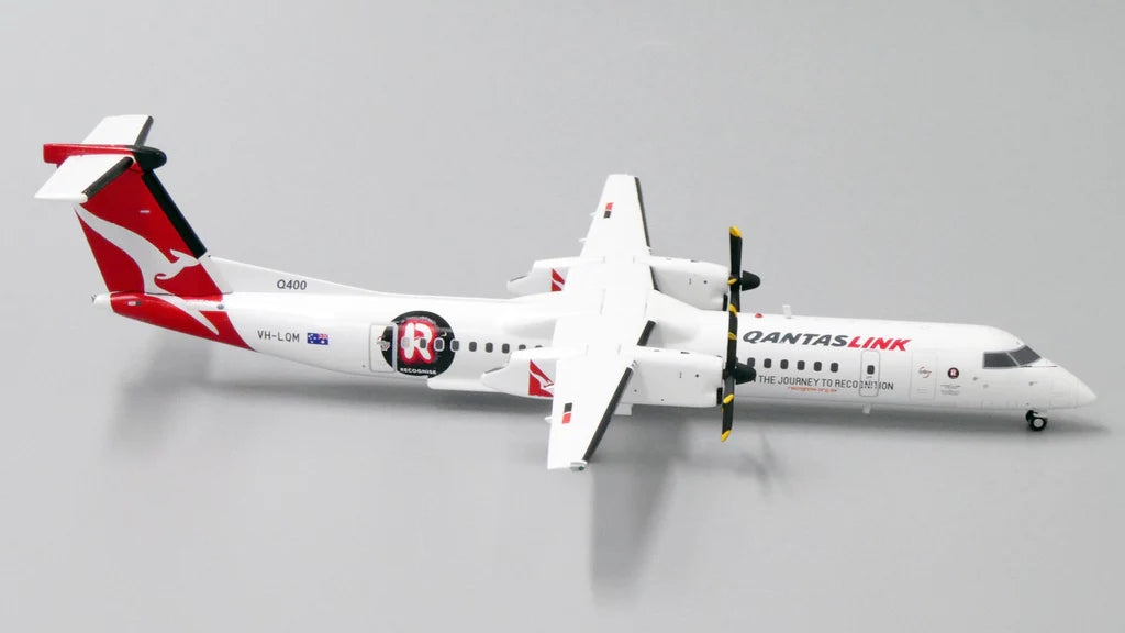 JCWINGS DASH 8 QANTASLINK REG: VH-LQM