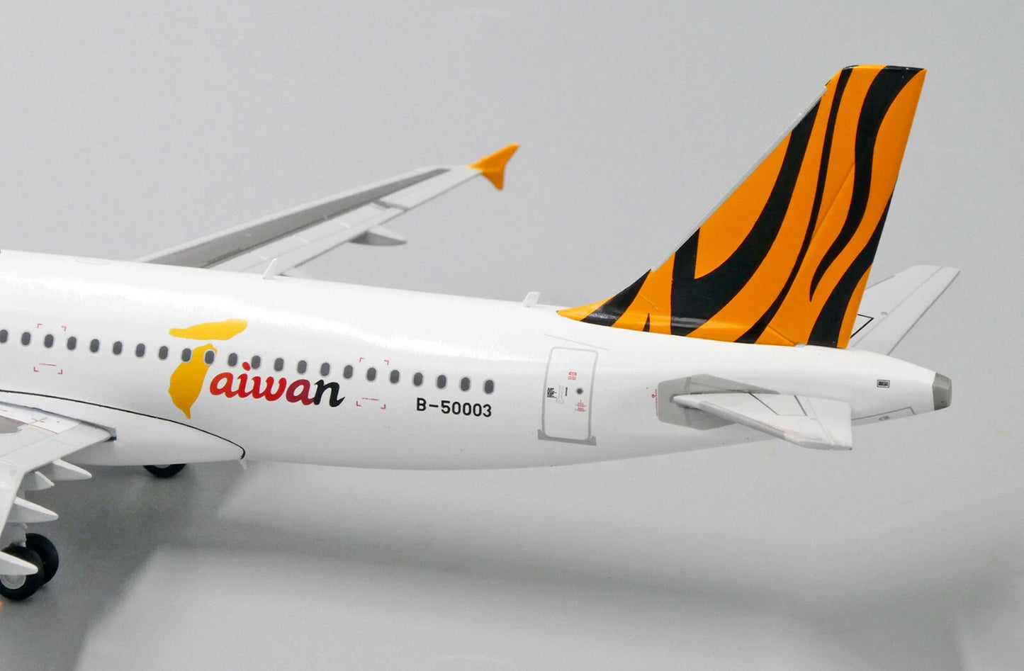JCWINGS TIGERAIR TAIWAN A320 REG: B-50003