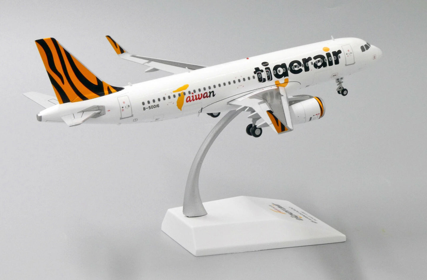 JCWINGS TIGERAIR TAIWAN AIRBUS A320 REG: B-50016