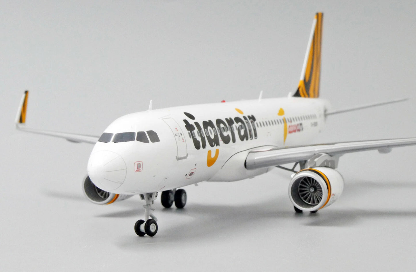 JCWINGS TIGERAIR TAIWAN AIRBUS A320 REG: B-50016