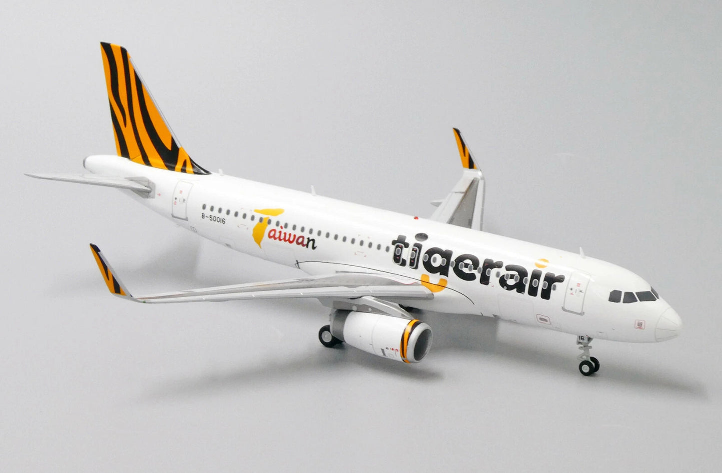 JCWINGS TIGERAIR TAIWAN AIRBUS A320 REG: B-50016