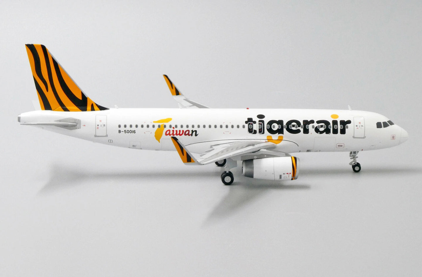 JCWINGS TIGERAIR TAIWAN AIRBUS A320 REG: B-50016