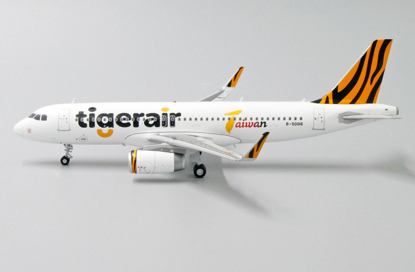 JCWINGS TIGERAIR TAIWAN AIRBUS A320 REG: B-50016