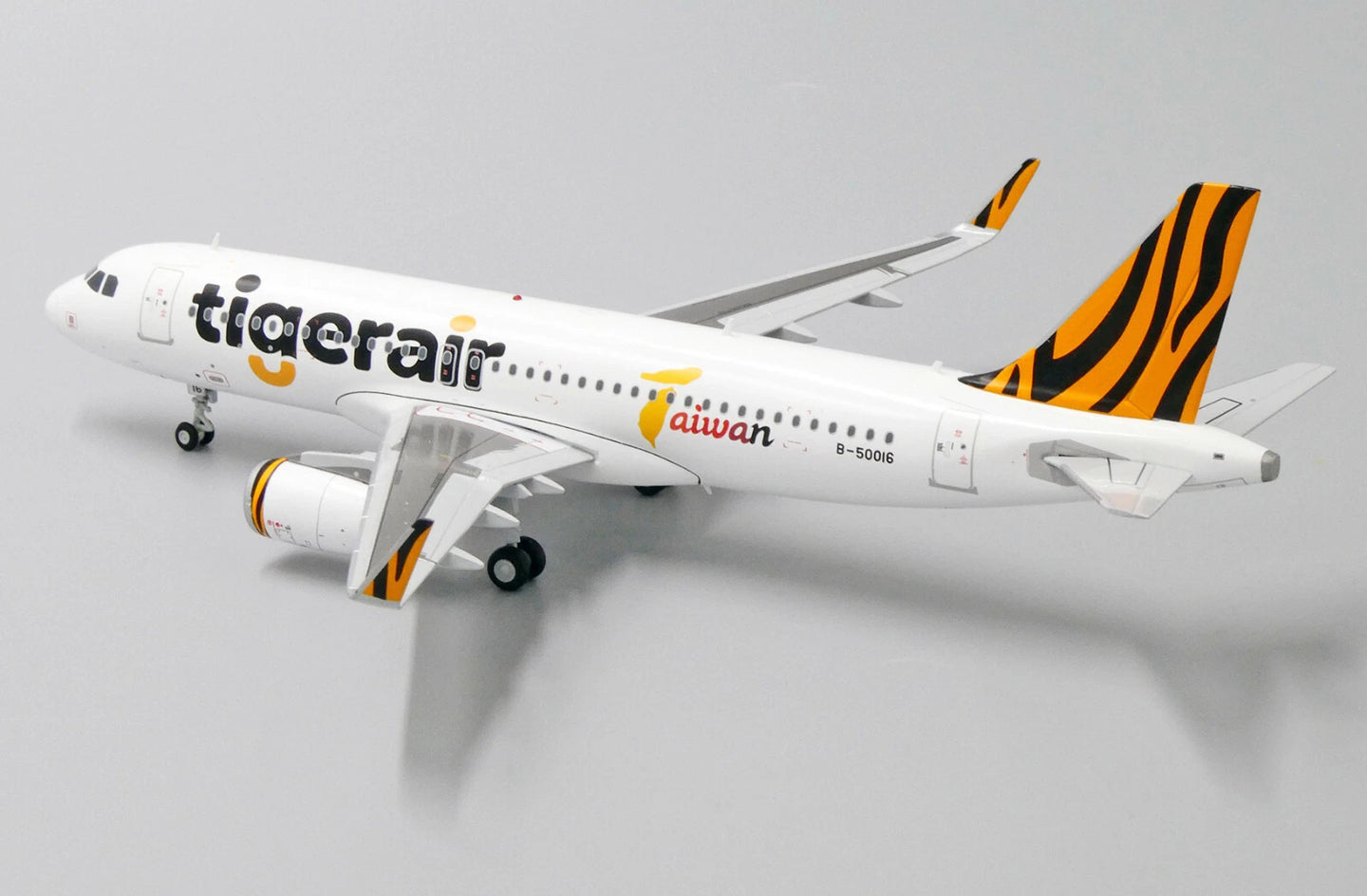 JCWINGS TIGERAIR TAIWAN AIRBUS A320 REG: B-50016