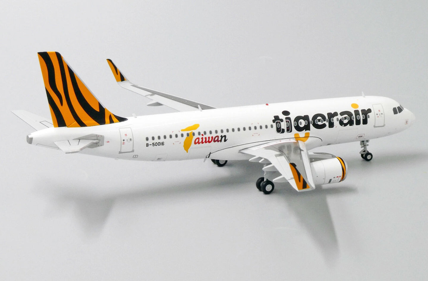 JCWINGS TIGERAIR TAIWAN AIRBUS A320 REG: B-50016