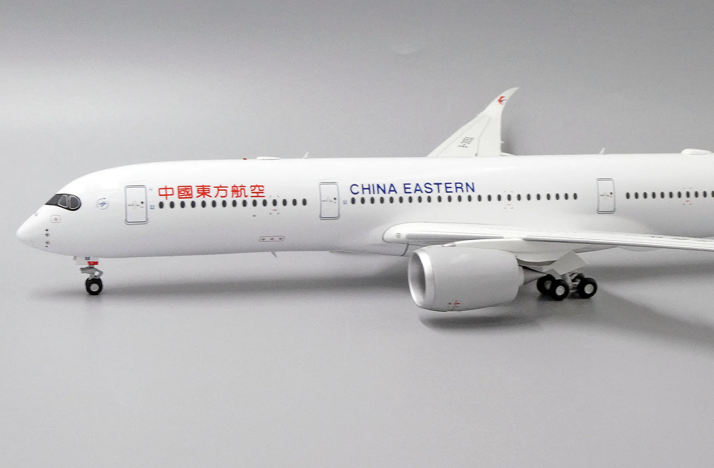 JC WINGS A350-900XWB CHINA EASTERN AIRLINES REG: B-305X
