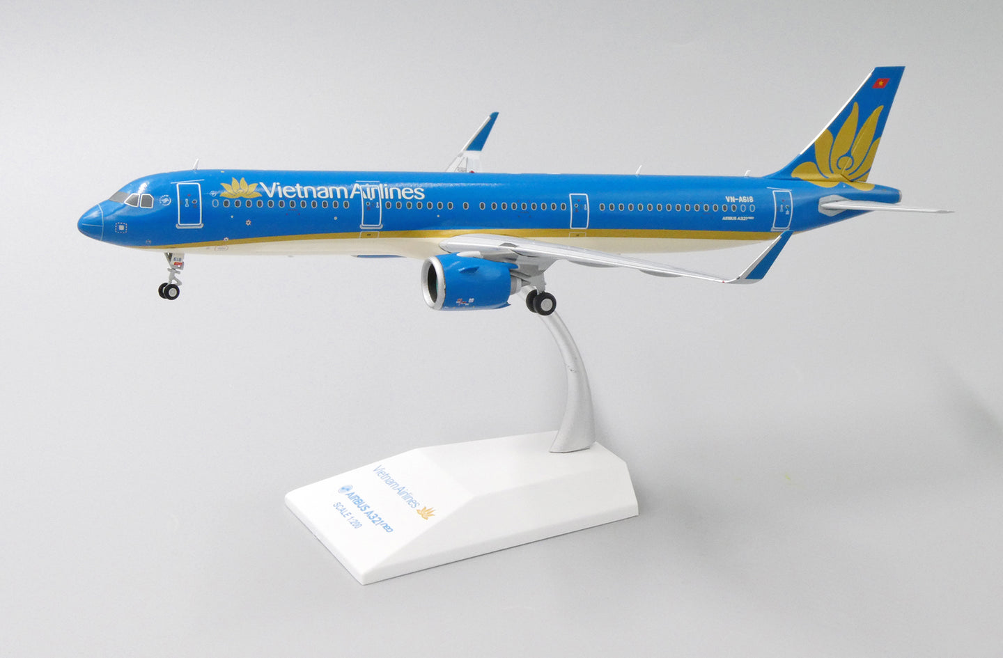 JCWINGS A321NEO VIETNAM AIRLINES REG: VN-A618