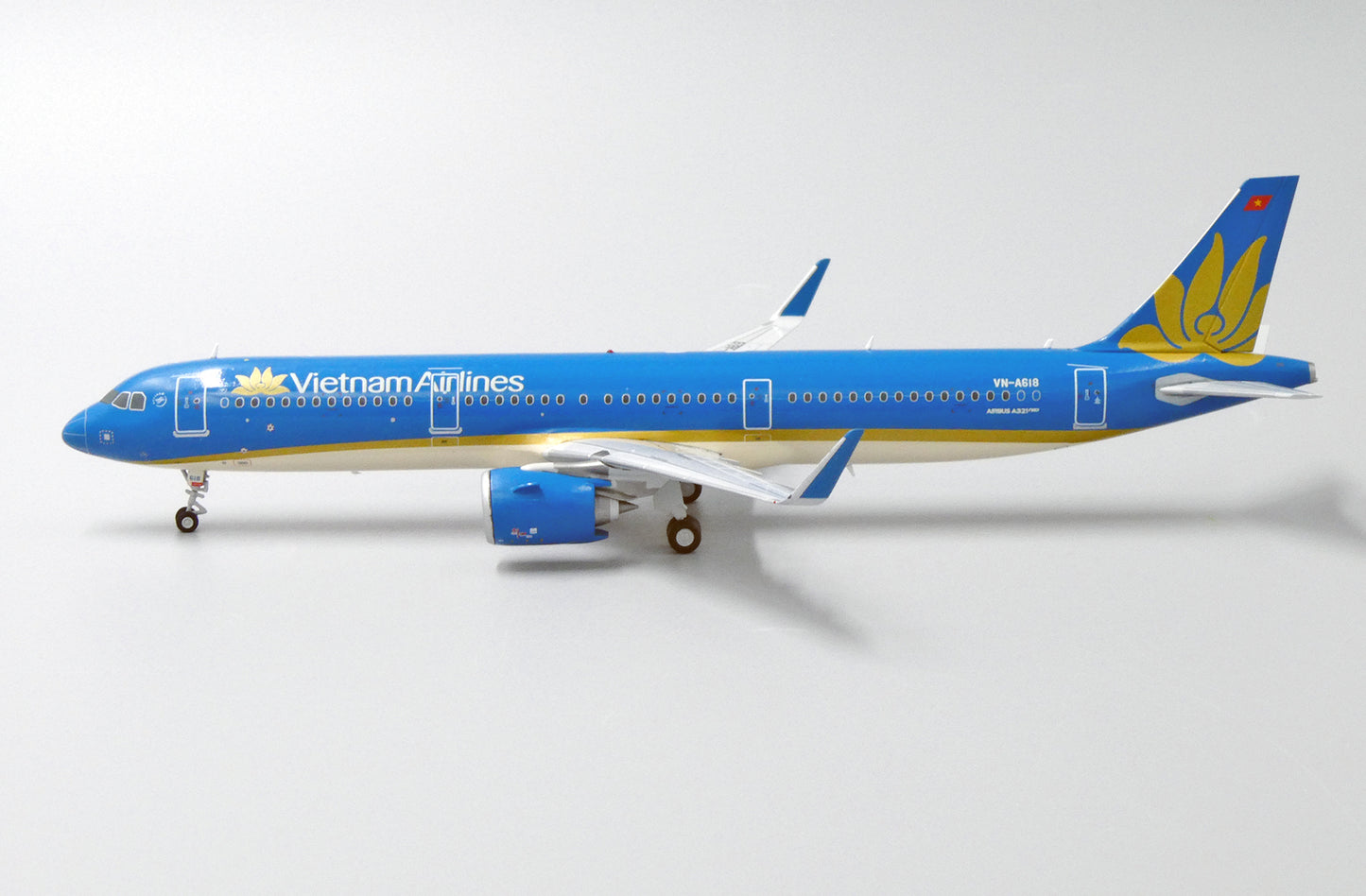JCWINGS A321NEO VIETNAM AIRLINES REG: VN-A618