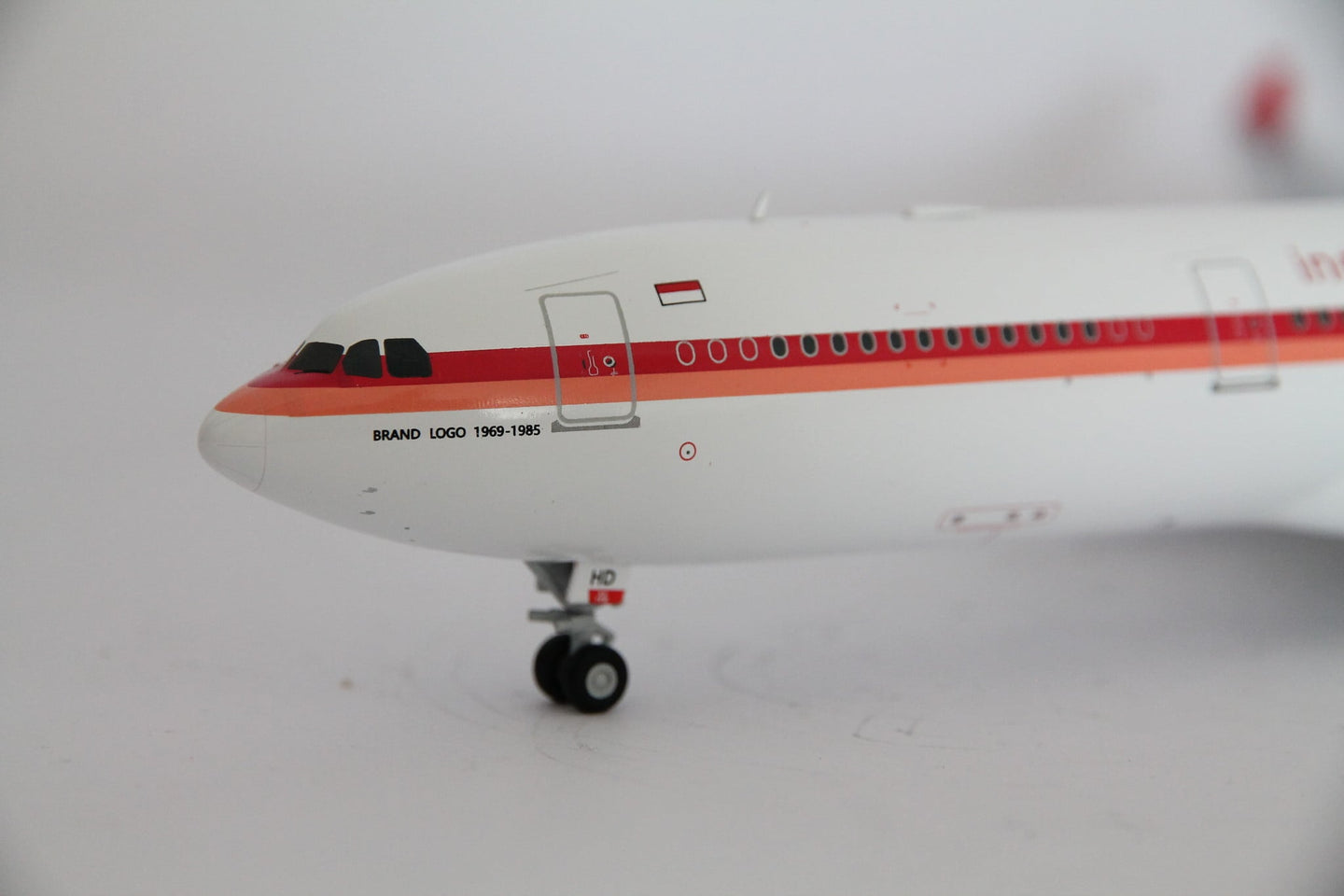 JC WINGS A330-300 GARUDA INDONESIA RETRO LIVERY REG: PK-GHD