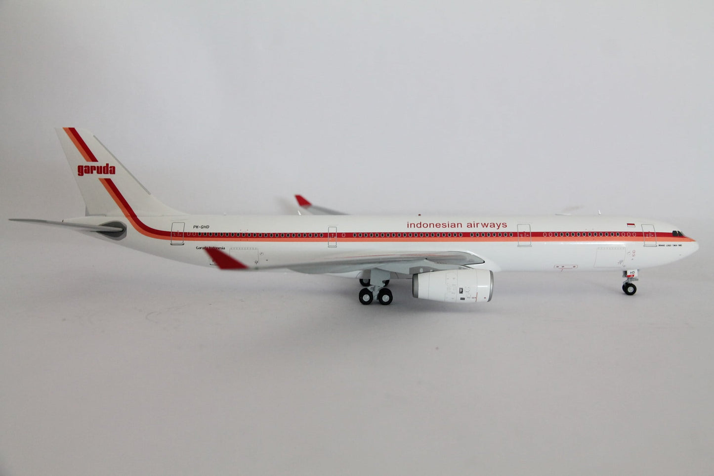 JC WINGS A330-300 GARUDA INDONESIA RETRO LIVERY REG: PK-GHD