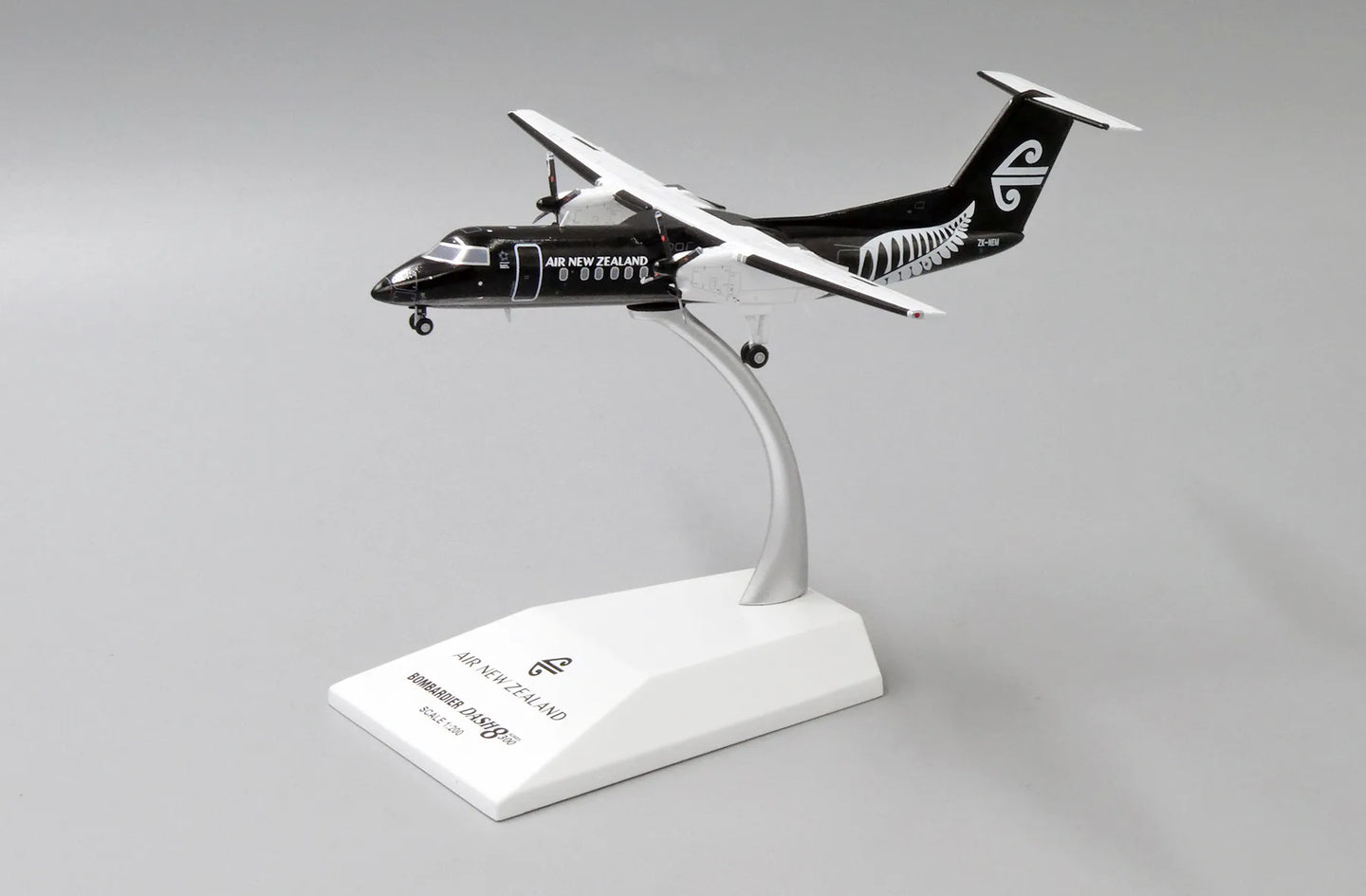 JC WINGS DASH 8-Q300 AIR NEW ZEALAND "ALL BLACKS" REG: ZK-NEM