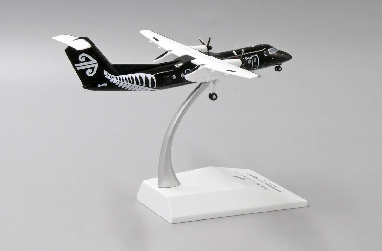 JC WINGS DASH 8-Q300 AIR NEW ZEALAND "ALL BLACKS" REG: ZK-NEM
