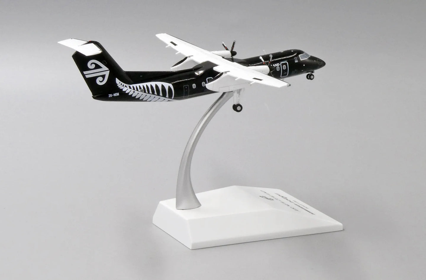 JC WINGS DASH 8-Q300 AIR NEW ZEALAND "ALL BLACKS" REG: ZK-NEM