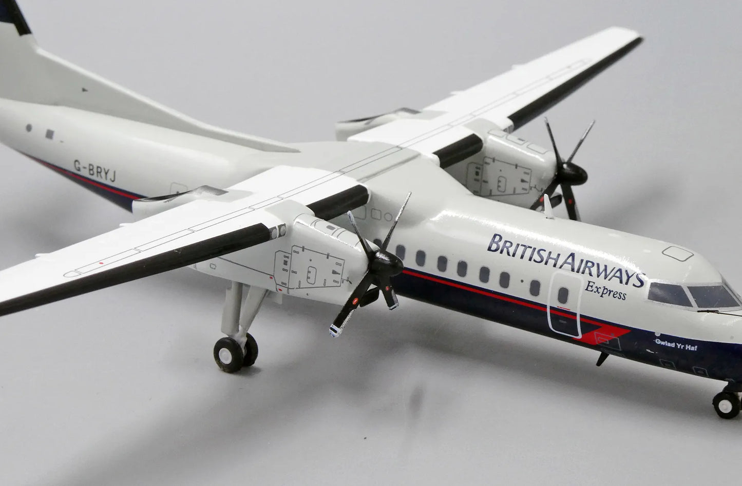 JCWINGS DASH 8 Q300 BRITISH AIRWAYS EXPRESS "LANDOR LIVERY" REG: G-BRYJ