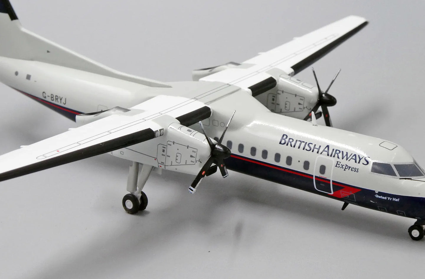 JCWINGS DASH 8 Q300 BRITISH AIRWAYS EXPRESS "LANDOR LIVERY" REG: G-BRYJ