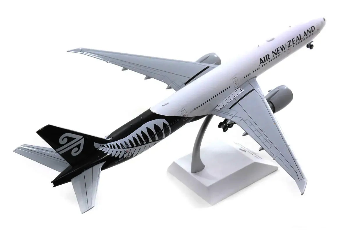 JCWINGS AIR NEW ZEALAND B777-300ER REG: ZK-OKS