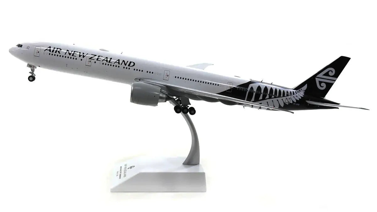 JCWINGS AIR NEW ZEALAND B777-300ER REG: ZK-OKS