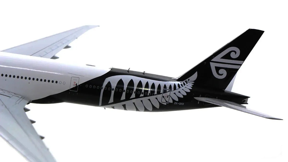 JCWINGS AIR NEW ZEALAND B777-300ER REG: ZK-OKS