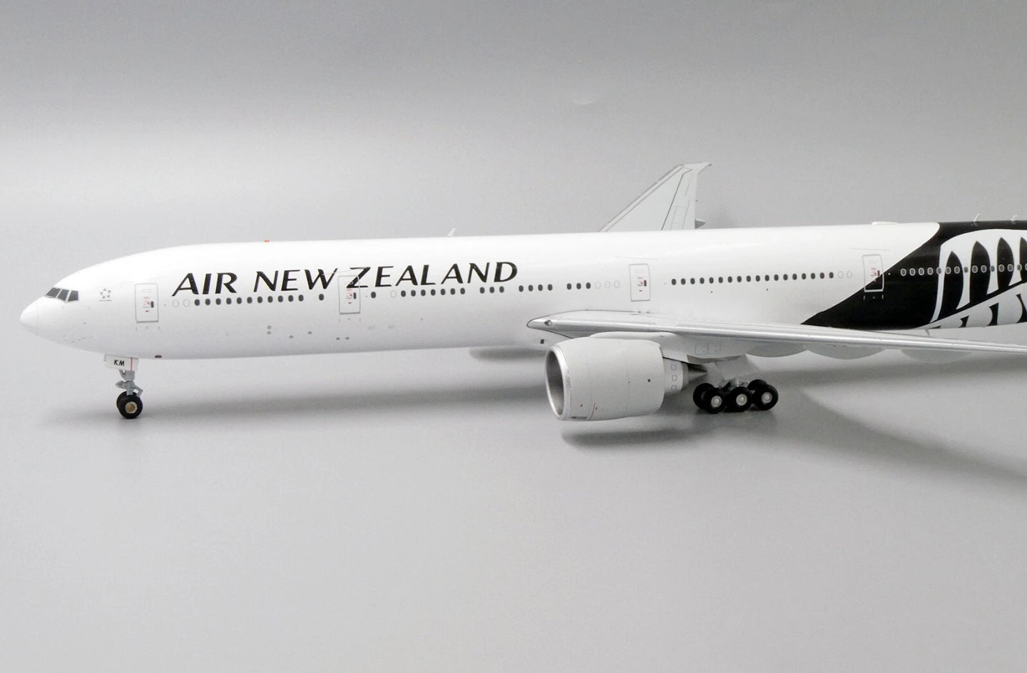 JCWING  B777-300ER AIR NEW ZEALAND REG: ZK-OKM
