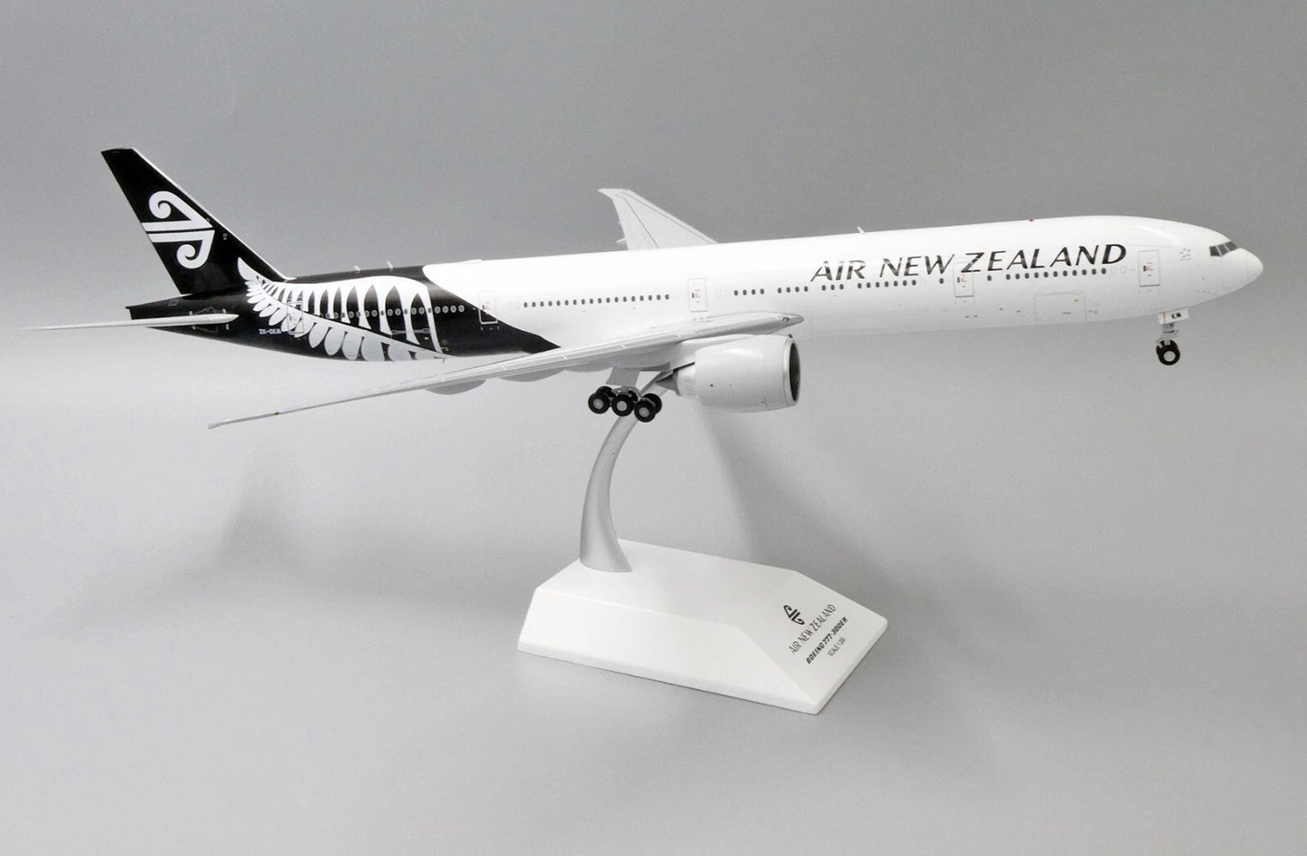 JCWING  B777-300ER AIR NEW ZEALAND REG: ZK-OKM