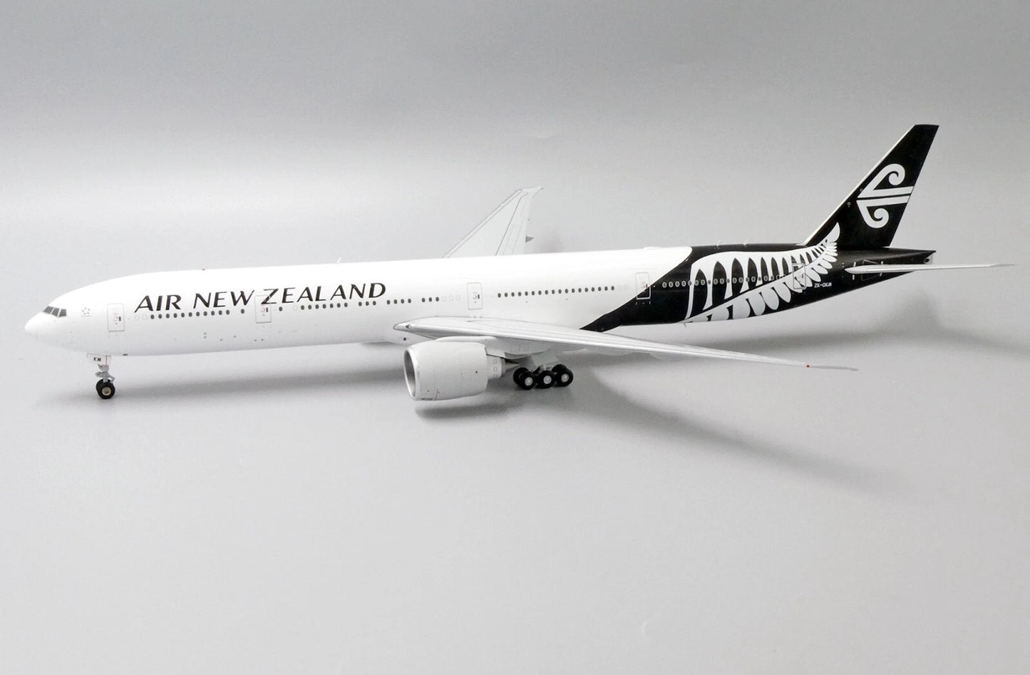 JCWING  B777-300ER AIR NEW ZEALAND REG: ZK-OKM