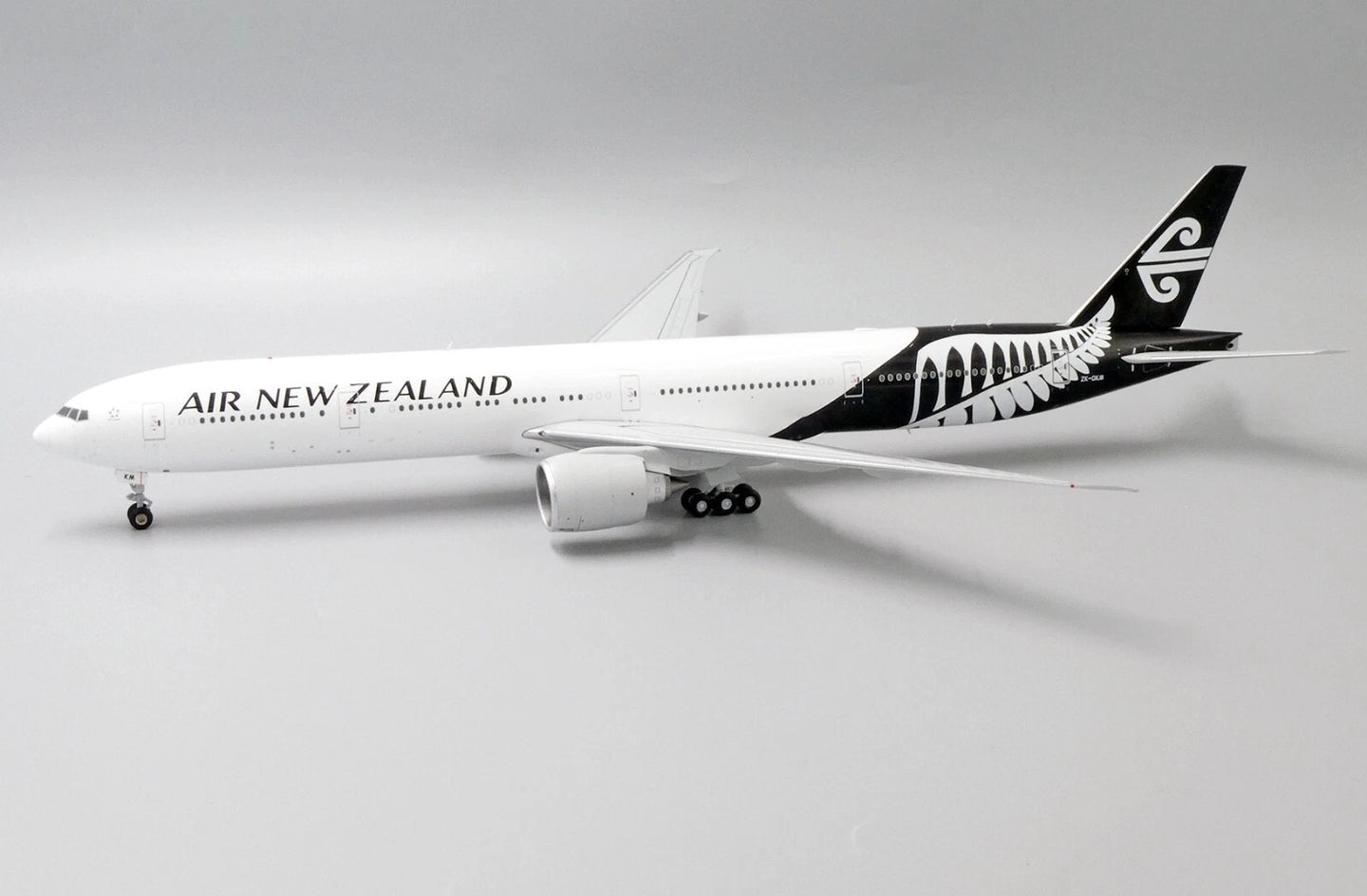 JCWING  B777-300ER AIR NEW ZEALAND REG: ZK-OKM