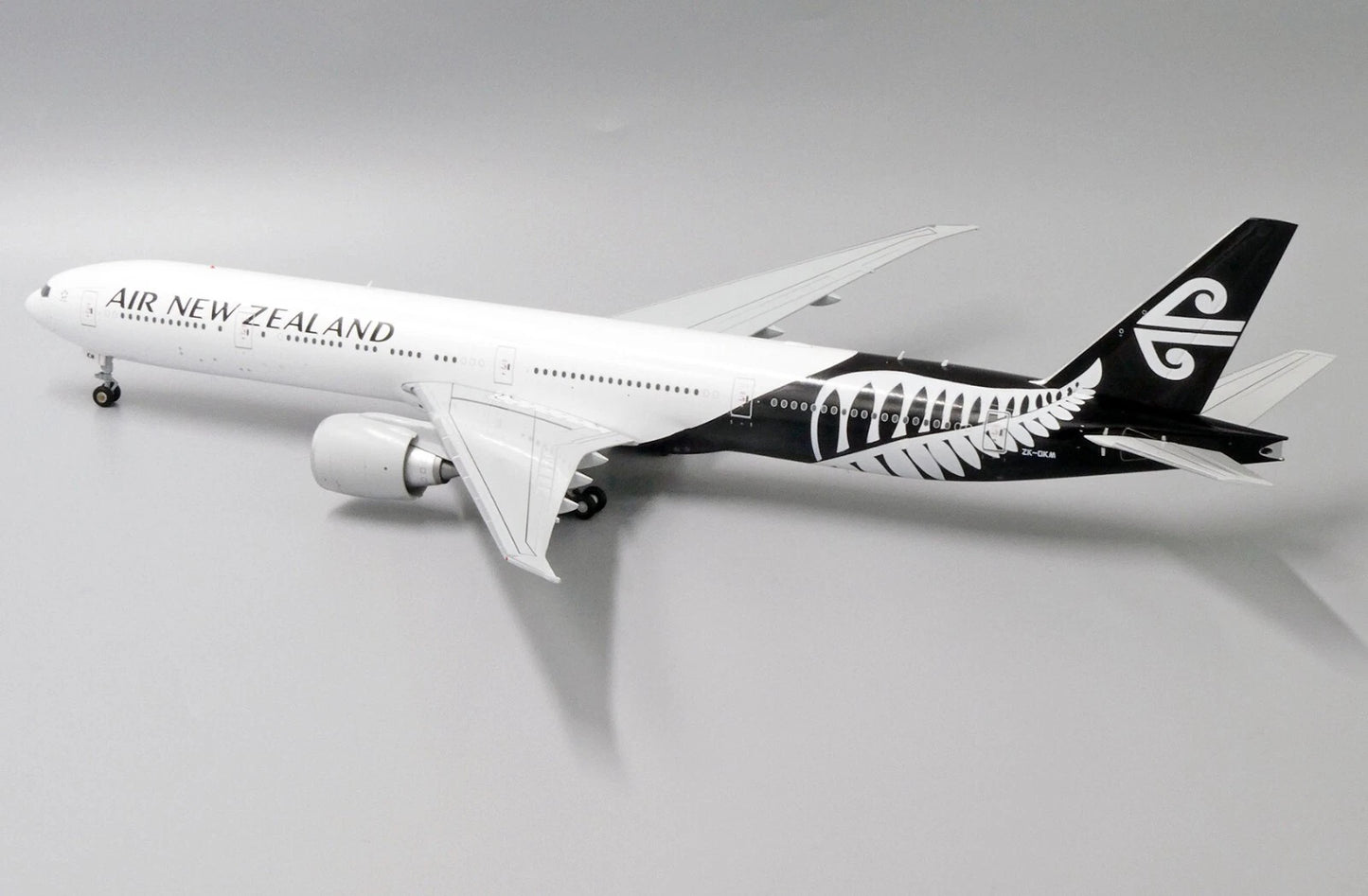 JCWING  B777-300ER AIR NEW ZEALAND REG: ZK-OKM
