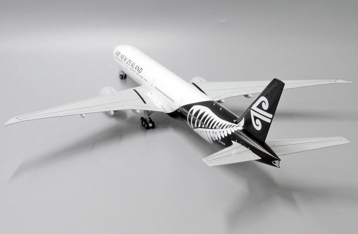 JCWING  B777-300ER AIR NEW ZEALAND REG: ZK-OKM