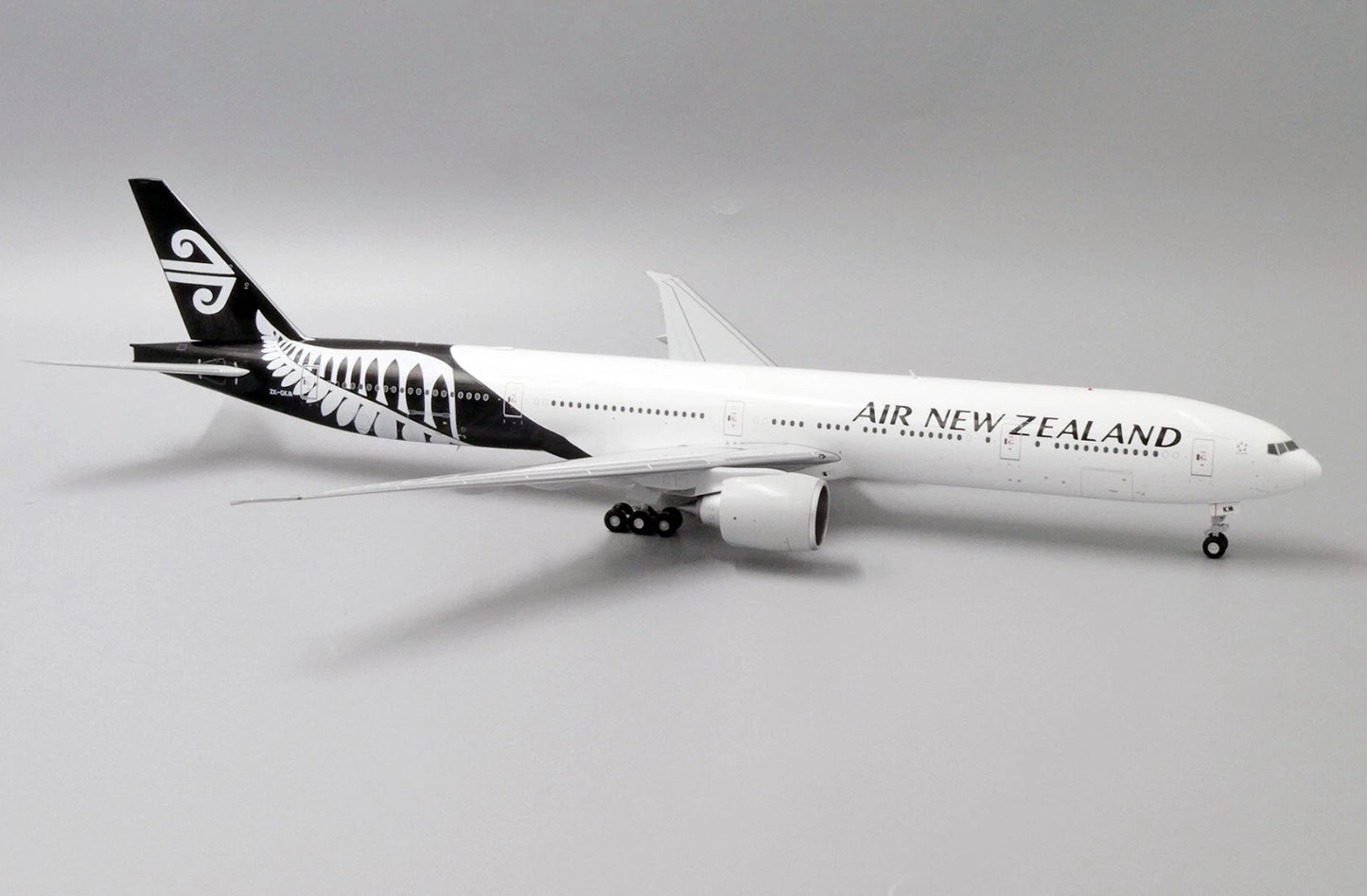JCWING  B777-300ER AIR NEW ZEALAND REG: ZK-OKM